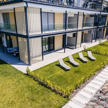 Apartment By The Lakeside *