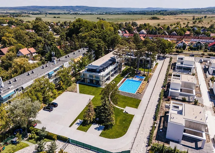 Apartment By The Lakeside *